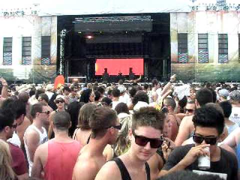 Axwell playing De Bos- On the Run @ Stereosonic, Main Stage, Sydney 2009