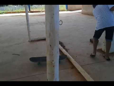 UMA MANOBRA BEM ZUADA NA QUADRA DE FUTEBOL EM BILAC-SP