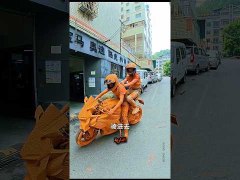 😢 لن تصدقوا ماذا فعل هذا الأخ لإنقاذ دراجة أخيه! ❤️🏍️