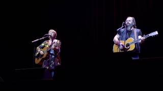 Shawn COLVIN &amp; Steve EARLE &quot;Baby&#39;s in Black&quot; (Detroit, 29 July 2016)