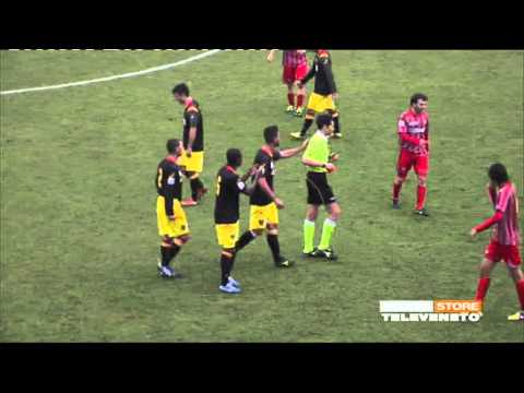 Cremonese-Lecce 1-1 Fallaccio ed espulsione di Diniz