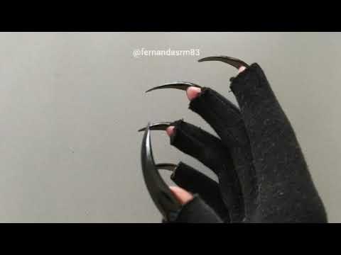 Dangerous claws by our hand model Fernanda Ribeiro (May 2021)