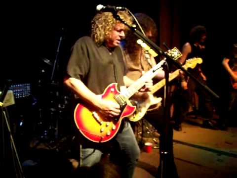 Dave Meniketti of Y&T with Jeff Scott Soto 9-25-2007