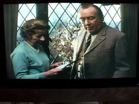 Barry McKenzie meets "The Gorts"