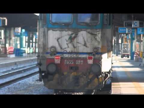 E652 159 per TRA Bari Lamasinata-Brindisi, in transito a  Bari Centrale!