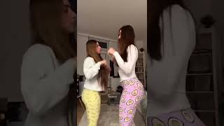 2 girls 1 dance #shorts #tiktok #dance #dancechallenge #trendingshorts