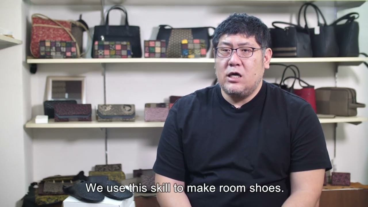 令和4年度優秀賞<br>印伝のルームシューズ（有限会社印傳矢部）