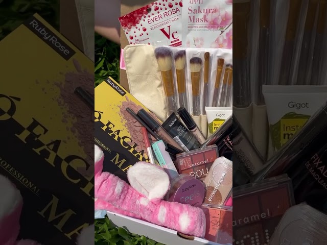 Vídeo relacionado con Muiefe Kit Maquillaje Mujer, Set Regalo Maquillaje Adolescentes Chica, Kit de Estuche Maquillaje Profesional Completo con Paleta Sombras de Ojos, Base de Maquillaje Líquida, Rímel, Gloss Labios