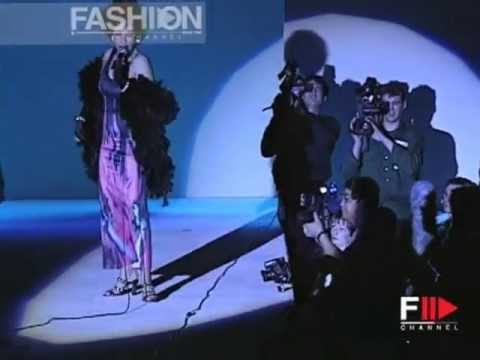 "Red or Dead" Autumn Winter 1995 1996 London 6 of 6 pret a porter woman by FashionChannel