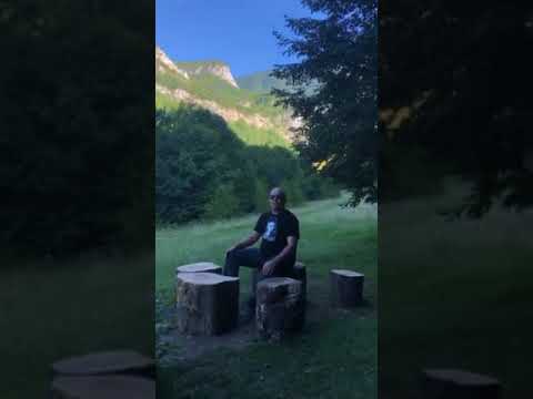 Enguro /Bulgarian man singing/