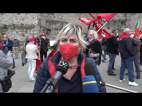 Prato, in piazza contro le morti sul lavoro, sciopero di quattro ore e manifestazione dei sindacati