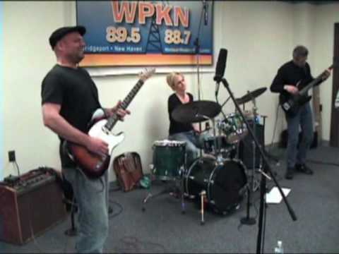 Petey Hop & The Wallbangers play 