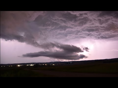 heftige Gewitterfront mit krasser Blitzrate, 30.6.22