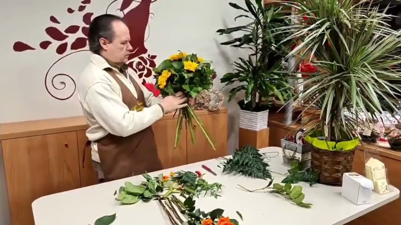 Tutorial bouquet di fiori con Girasoli e rose - Fiorista Bandera