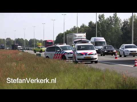 Drie gewonden bij ongeval busje van de weg A50 Epe - ©StefanVerkerk.nl