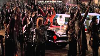 Escape from L.A. Cuervo arriving at the Happy Kingdom