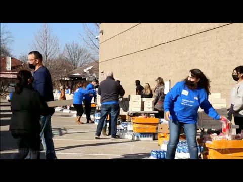 02-19-2021 Fort Worth, TX - Fort Worth FD & Church give food & water