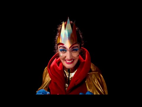 Impératrice Gaya, anti-héroïne, superwoman ratée, sans pouvoirs, qui a 