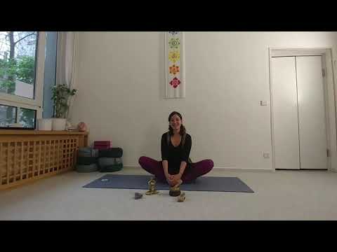 SPORTS | Indianer-Mini-Yogastunde