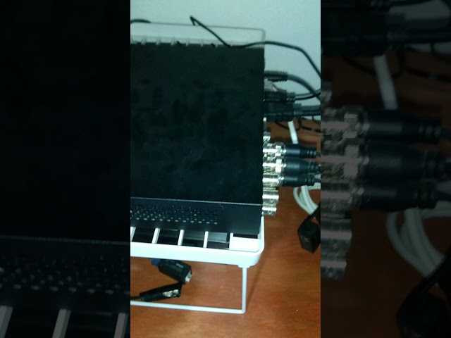 Vídeo relacionado con Relé de Voltaje Digital Ajustable para un Protector de Voltaje Estabilizado para los Electrodomésticos, los Electrodomésticos, el Material Carcasa la PC