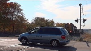 preview picture of video 'Car Runs Gate in Front Of CSX W091'