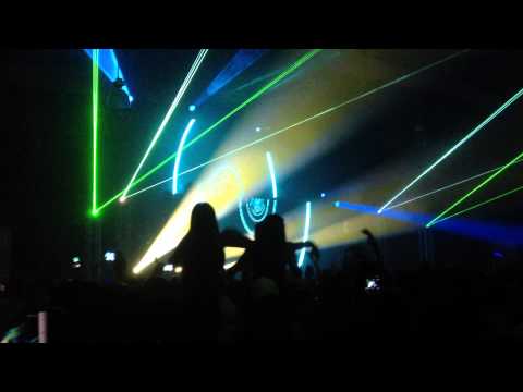 Calvin Harris @ Puerto Rico - Flashback vs Where's Your Head At