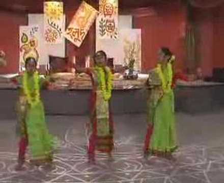 Azmina and friends dancing in Gaye Halud