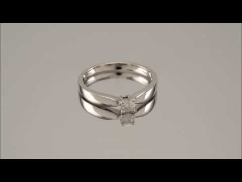 9ct White Gold 15pt Diamond Solitaire Ring - D7122