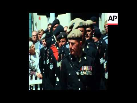 SYND 1 1 76 RHODESIAN LEADERS ATTEND A FUNERAL OF ARMY CHIEF OF STAFF IN SALISBURY (HARARE)