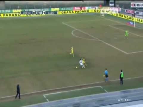 Miroslav Klose 2 goals in less than 2 minutes. Lazio 3 - 0 Chievo. 29/1/2012