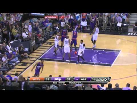 Ish Smith drives coast-to-coast to beat the first-quarter buzzer with a layup.(April 16th 2014)