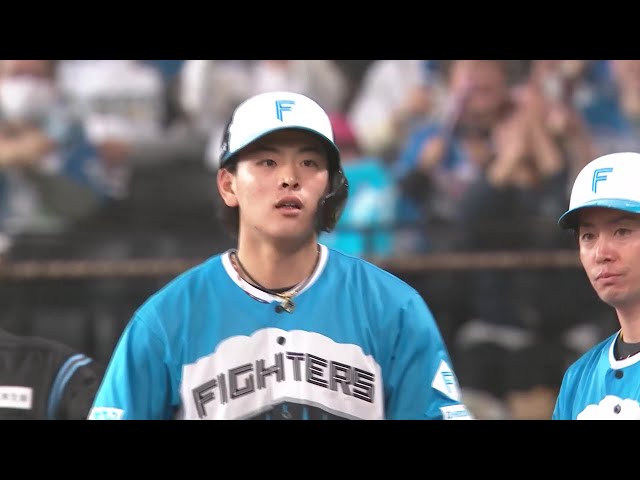 【1回裏】すぐに1点を返す!! ファイターズ・野村佑希がライトへタイムリーヒットを放つ!! 2025年4月27日 北海道日本ハムファイターズ 対 千葉ロッテマリーンズ