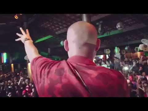 Predella Cantando ''Grimme'' em Show