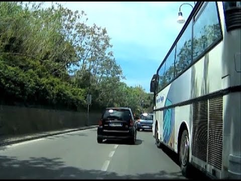 Il traffico caotico ad Ischia ed i megabus turistici