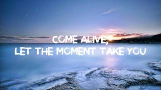 Selena Gomez &amp; The Scene -  Hit The Lights (Lyrics)