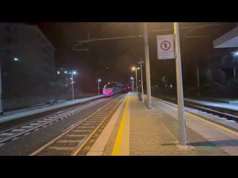 IC 681 Ventimiglia Milano Centrale in partenza dalla stazione di Varazze