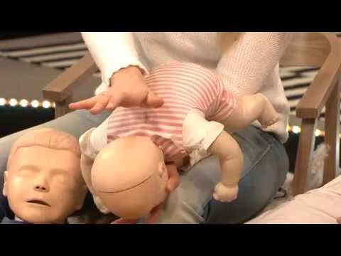 Så räddar du någon som håller på att kvävas - Malou Efter tio (TV4)