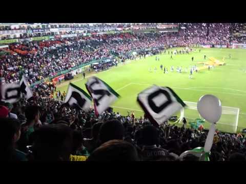 "La hinchada de León (LDA) 4/11/15" Barra: Los Lokos de Arriba • Club: León