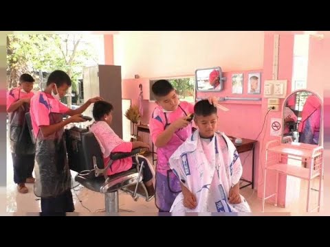 Ab 15 Cent: Kids schneiden Kids die Haare