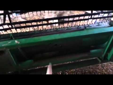 John deere 920 soybean head