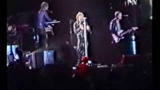 Bon Jovi - I can&#39;t help falling in love / Damned (live) - 27-08-2000