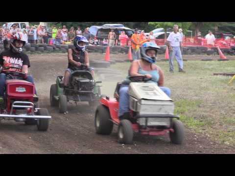 Lawnmower races At Andover Old Home DAys
