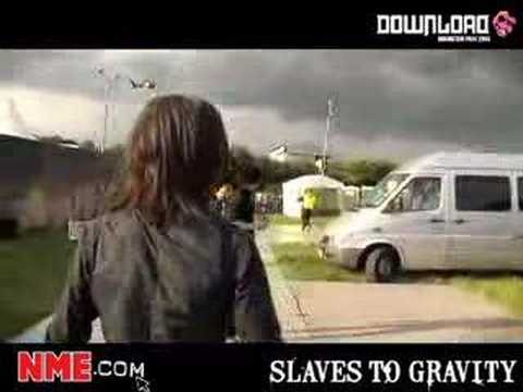 NME Video: Slaves To Gravity walk onstage at Download 2008