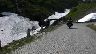 preview picture of video 'Alpen Tour 2009: Subida San Gotardo'