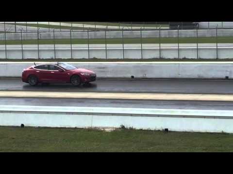 Tesla Model S P90D (Ludicrous Mode) vs. Corvette Z06