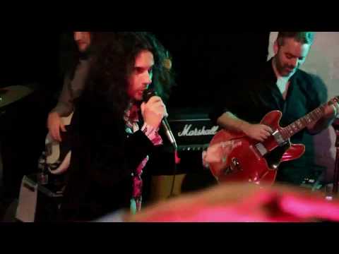 Bb On Mars - Alice Cooper