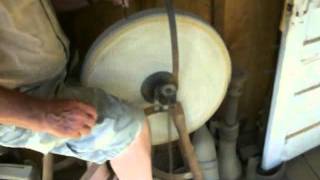 preview picture of video 'Antique Blade Sharpener in Action at the Alabama Gold Camp'