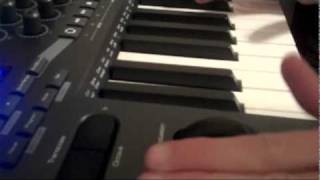 Video thumbnail for Review: M-Audio Axiom 25 Midi Controller by Methane Cuddles