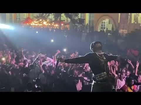 Fellow fais chanter le public au concert de   Gaz Mawete 😱🔥