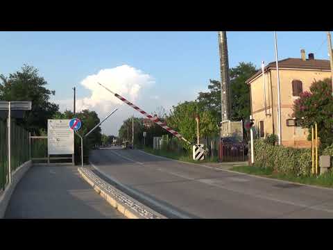 Passaggio a livello di via San Pio X - Castagnole (TV) / Level Crossing / hemzemin geçit / 平交路口 / 踏切